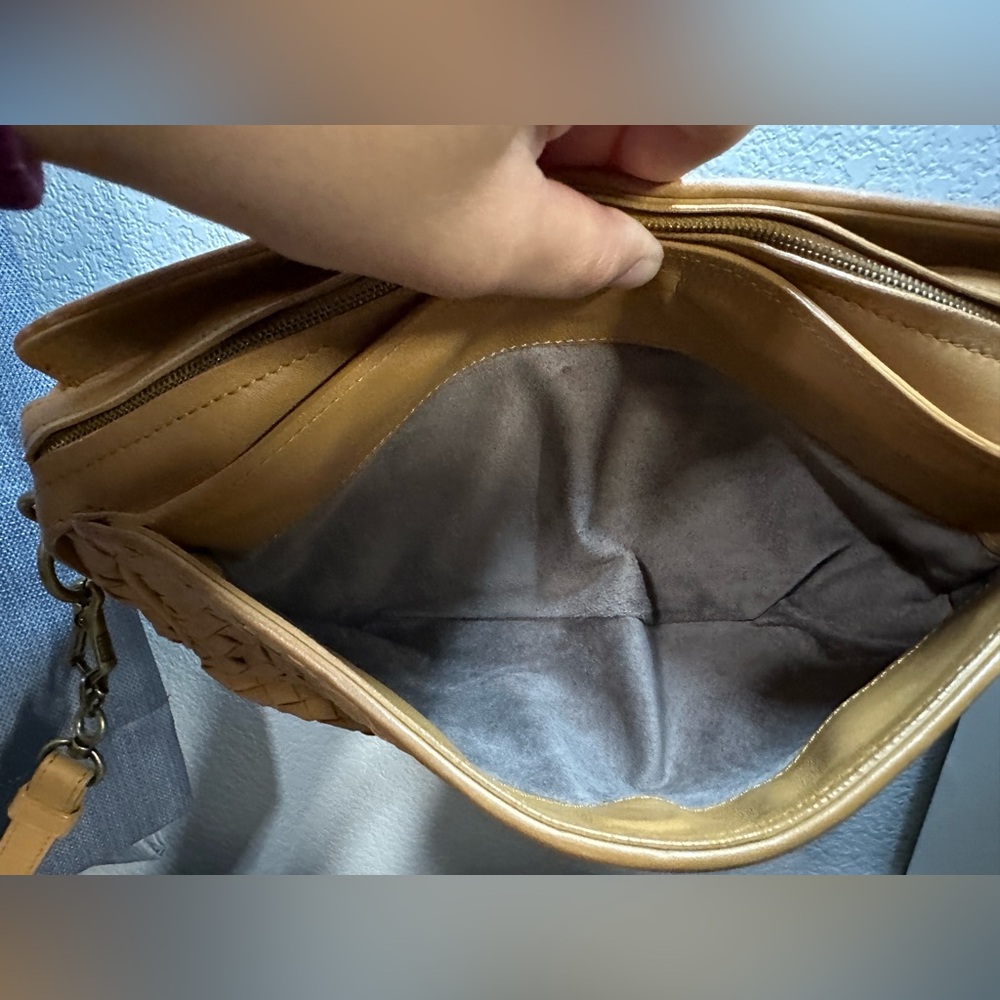 Bottega Veneta intercciato crossbody bag - Picture 9 of 16